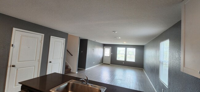 Building Photo - 4-bed, 2-bath gem in Hidden Trails- Bulverde TX- 4/2/2-6013 Companion Loop