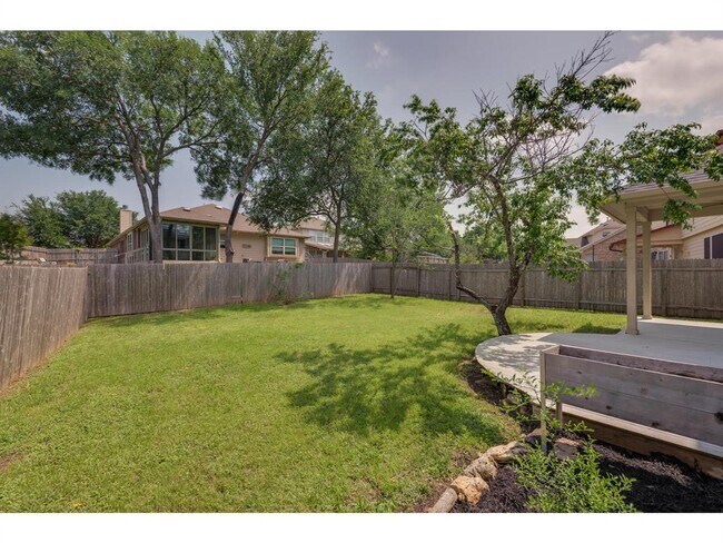 Building Photo - 200 Middle Creek Dr