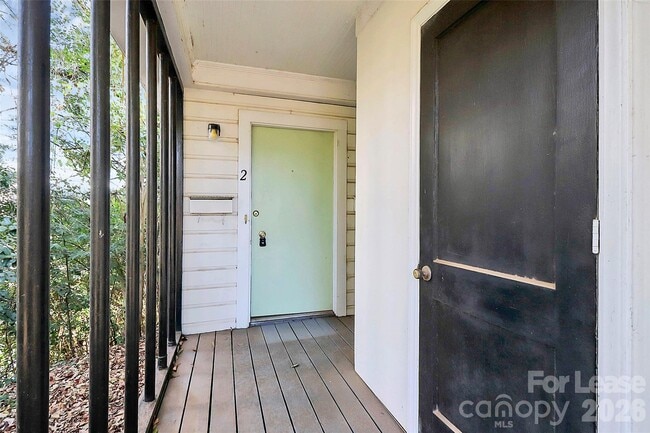 Building Photo - 1728 Lombardy Cir