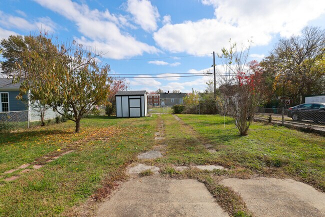 Building Photo - 1507 N 30th St