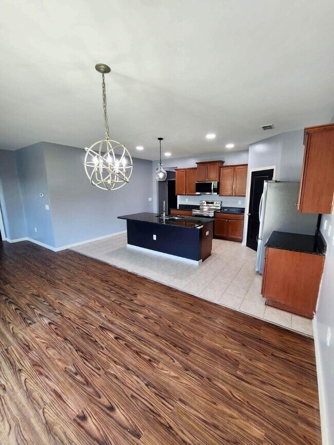 Building Photo - 884 Hayes Point Cir