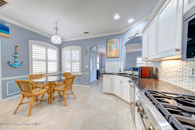 Building Photo - 1937 Golf Vista Blvd