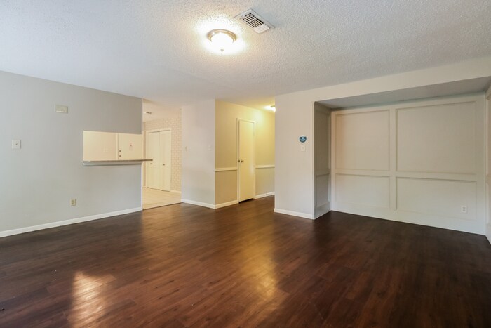 Building Photo - 18527 Sweetmeadow Dr
