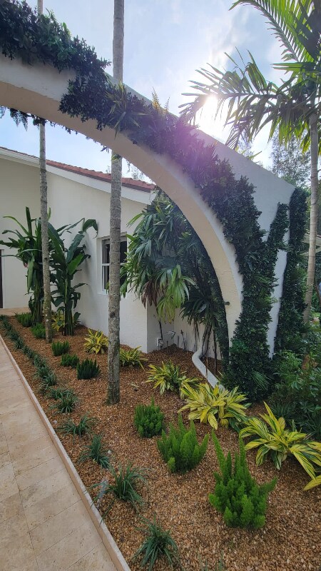 Building Photo - 114 N Beach Rd