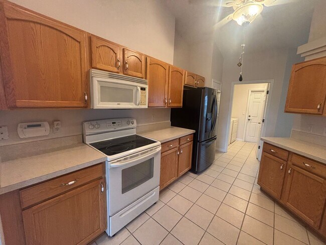 Building Photo - Move in ready 3/2 in 55+ community - near everything