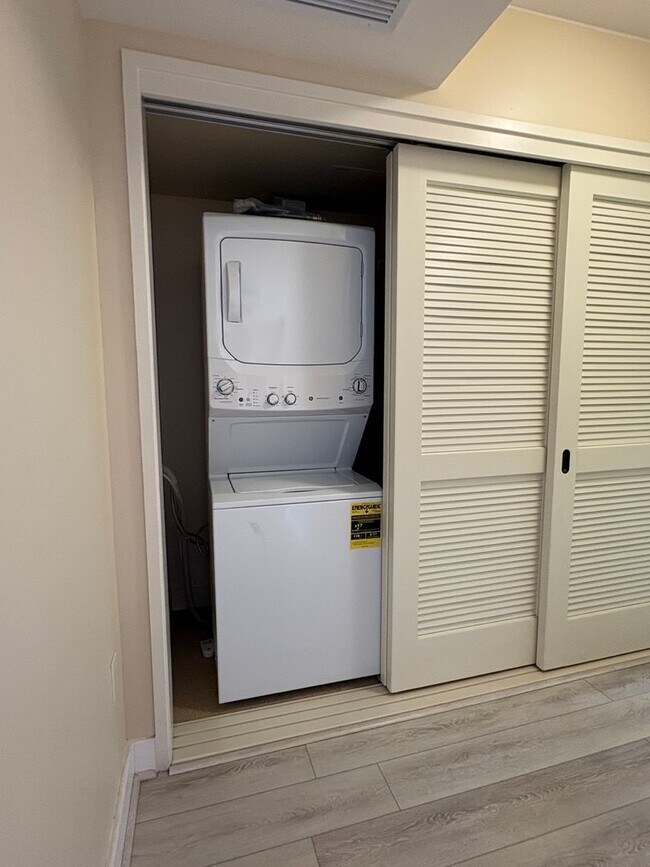 Building Photo - Envelope Yourself in Luxury at The Watermark Waikiki