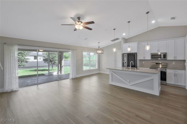 Building Photo - 2806 22nd St W