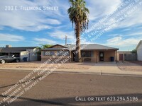 Building Photo - 4 Bed/2 bath with pool ready for immediate...