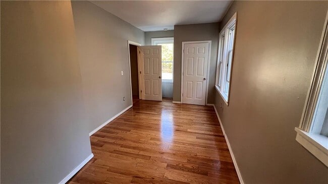 Building Photo - 93 Raymond St