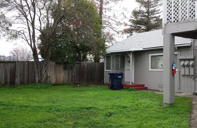 Primary Photo - 3562 1st St