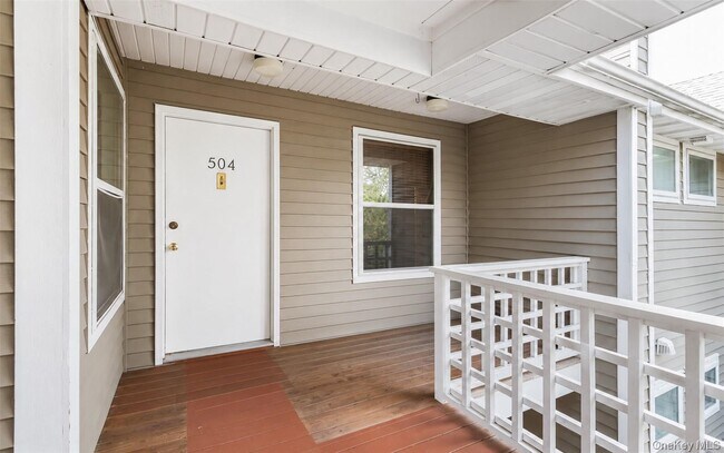 Building Photo - 504 Continental Dr