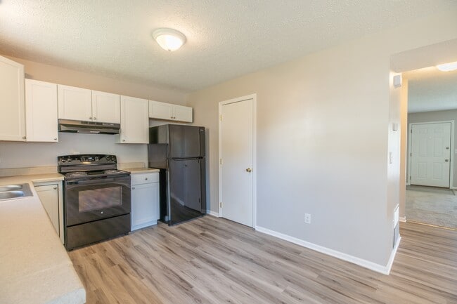 Building Photo - 484-486 Applegate Ln