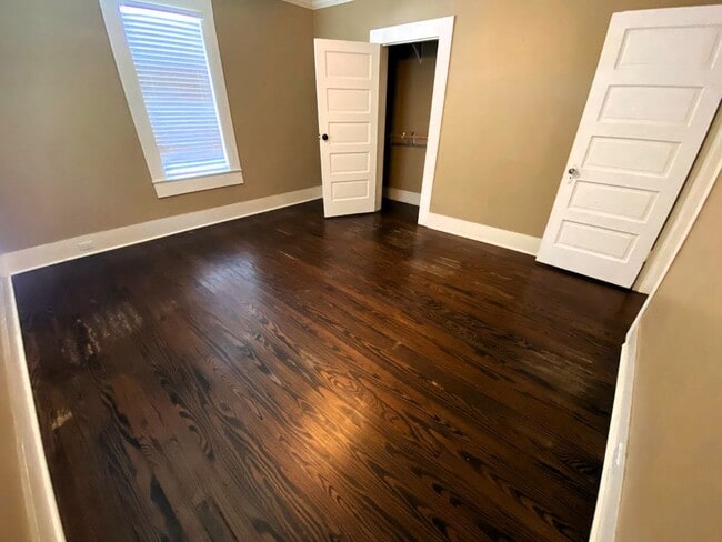 Building Photo - Adorable 2 bedroom house for rent in Downtown LC