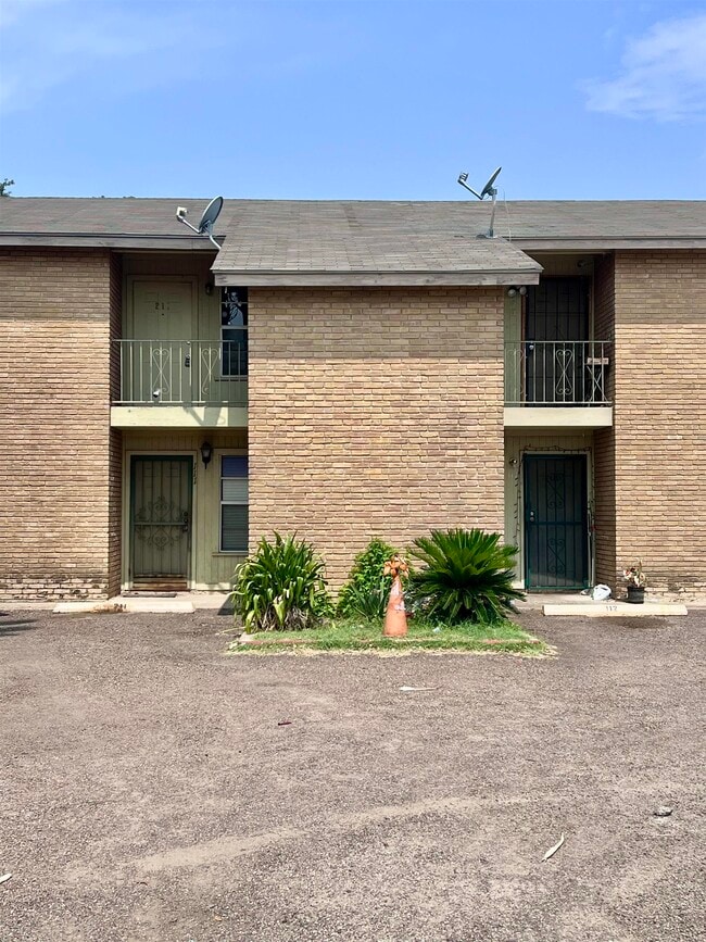Building Photo - 5302 Springfield Ave