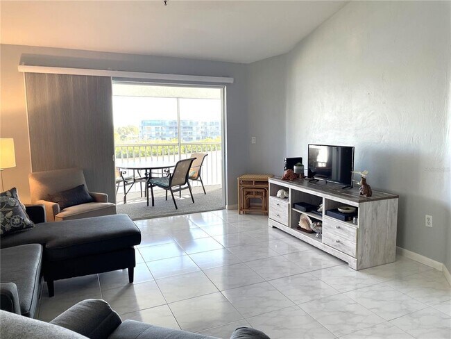 Building Photo - 1401 S McCall Rd