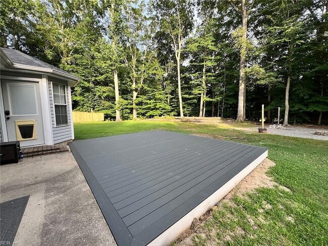 Building Photo - 120 Misty Ridge Ln