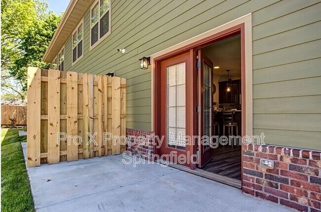 Building Photo - 1306 S Lexington Ave