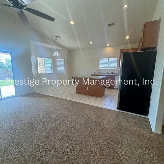 Building Photo - Beautiful Home with 3 Car Garage in Sonoran Ranch!