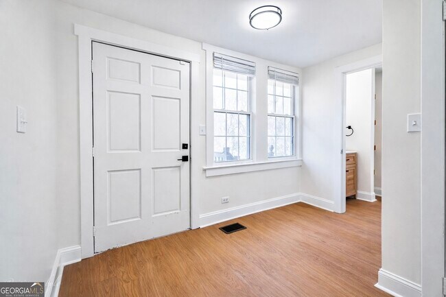 Building Photo - 1039 Astor Ave SW