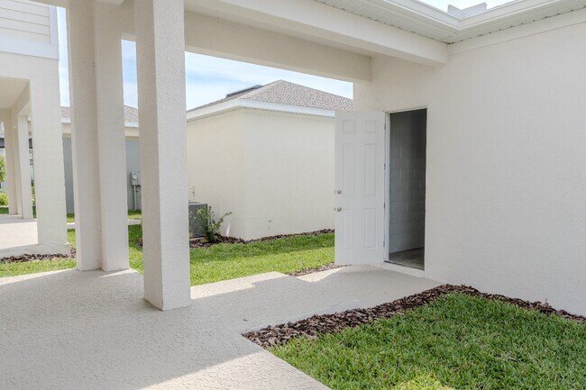 Building Photo - 16705 Victoria Grv Aly