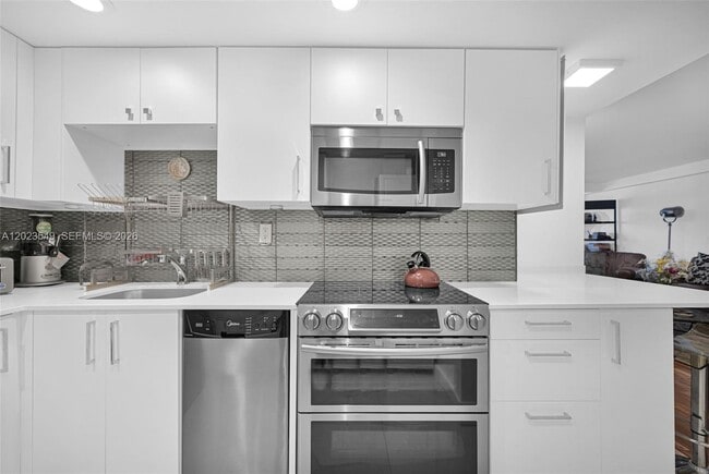 Building Photo - 2401 Collins Ave