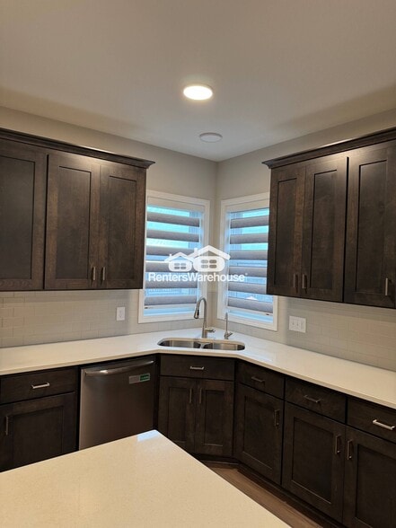 Building Photo - 17955 Headwaters Dr