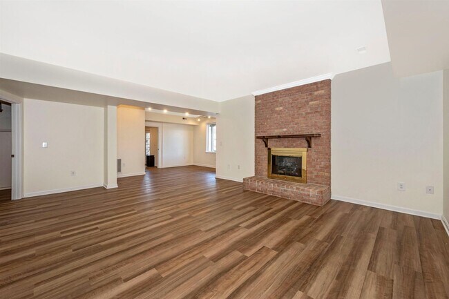 Building Photo - WELLER ESTATES