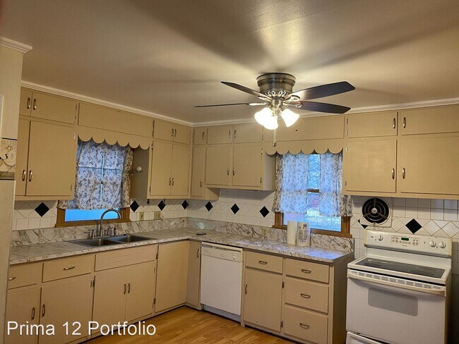 Building Photo - 4 br, 2 bath House - 14 Midvale Blvd