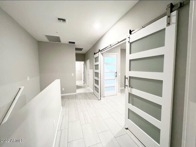 Building Photo - 2134 W Harmont Dr
