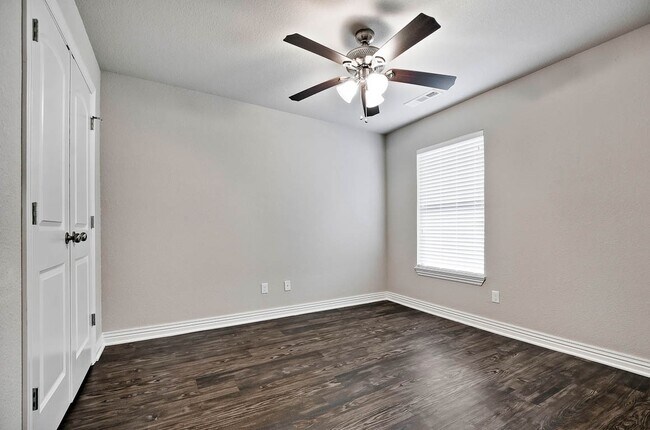 Building Photo - Lovely 3-bedroom home in Bentonville