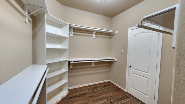 Building Photo - 26939 Glacier Creek Dr