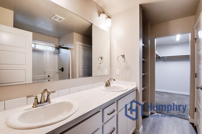 Building Photo - Beautiful home in South East Boise