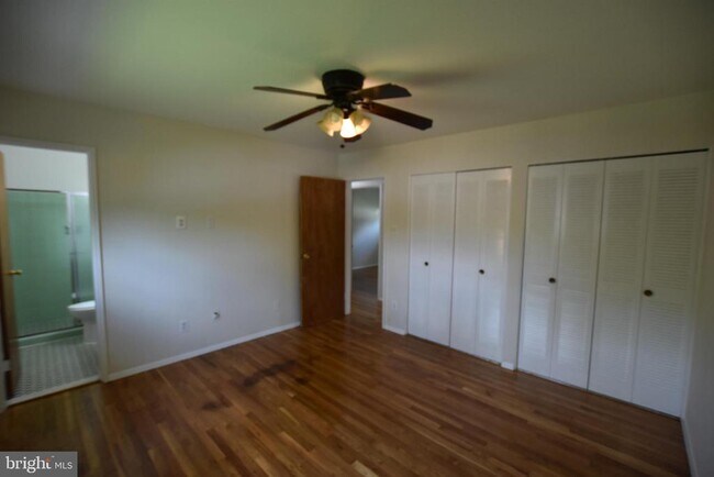 Building Photo - 4015 Heathfield Rd