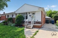 Building Photo - 3 bedroom - 1 bath - Lincoln Park- $1,600