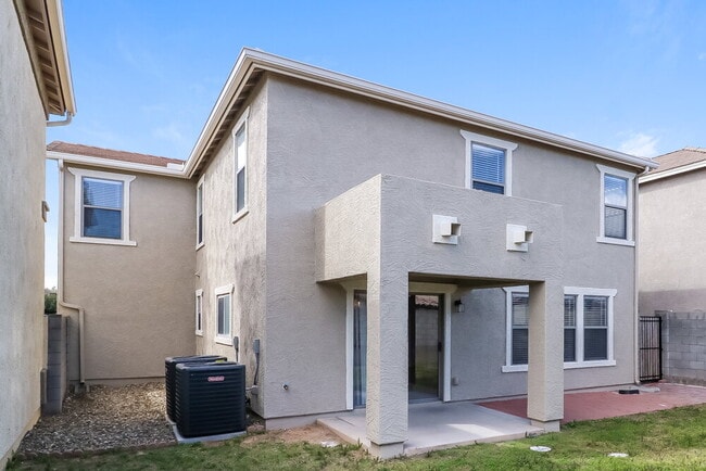 Building Photo - 18442 W Dawn Dr