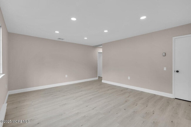 Building Photo - 9A Juniper Ln