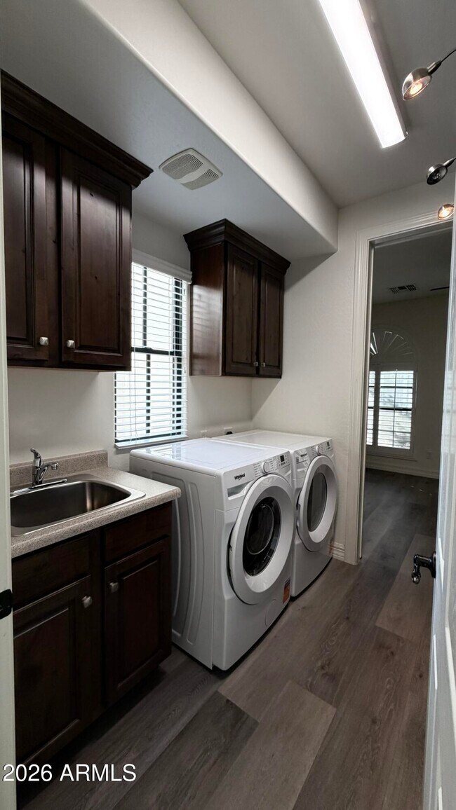 Building Photo - 1777 W Ocotillo Rd