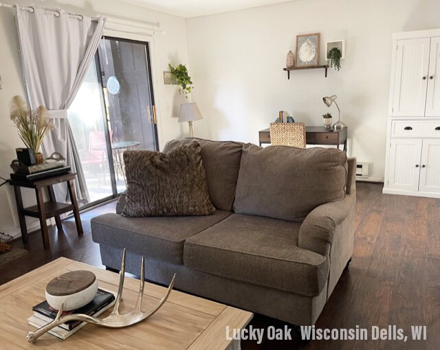 comfortable sofa - 7 Oak Trl