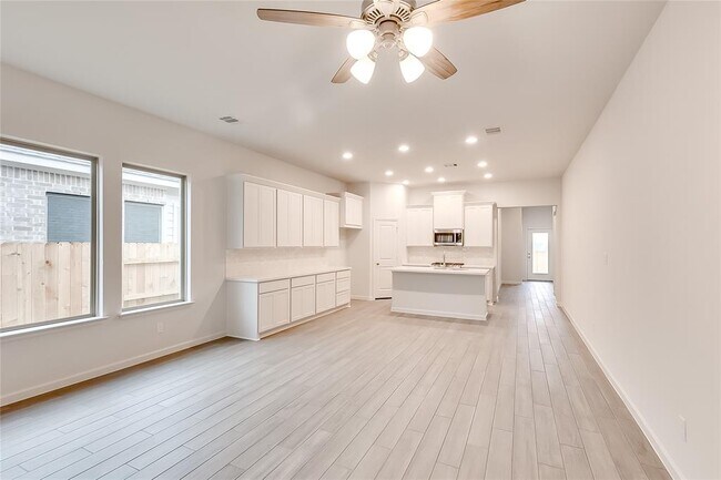 Building Photo - 232 Blackborrow Dr
