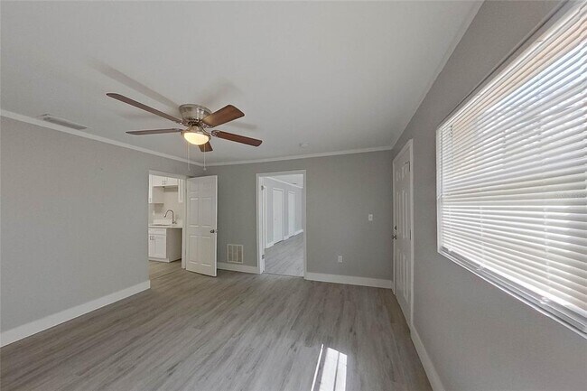 Building Photo - 1923 N Brack St