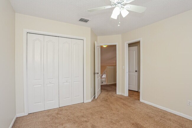 Building Photo - 9591 Sugar Hollow Ln