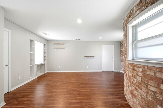 Building Photo - 25302 Friar Lake Ln
