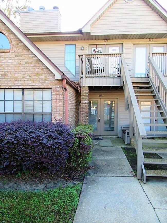 Building Photo - Great location in NE Pensacola!