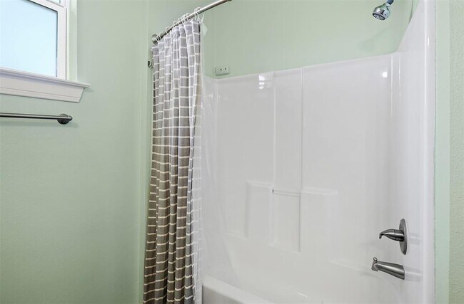 Building Photo - 1413 Kirwin St