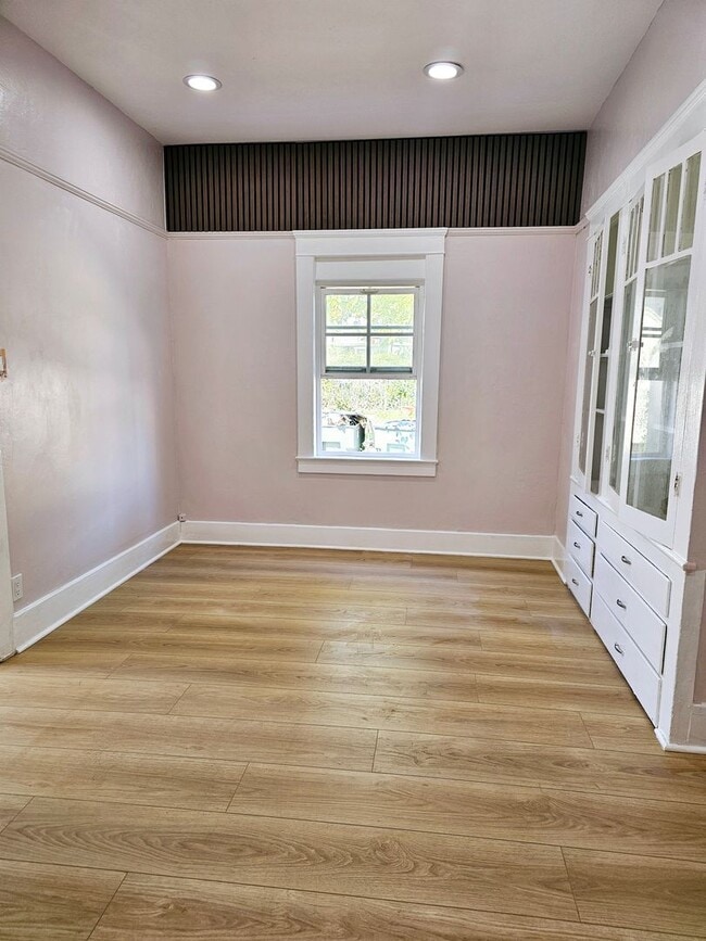 Building Photo - 63-69 S Greenwood Ave