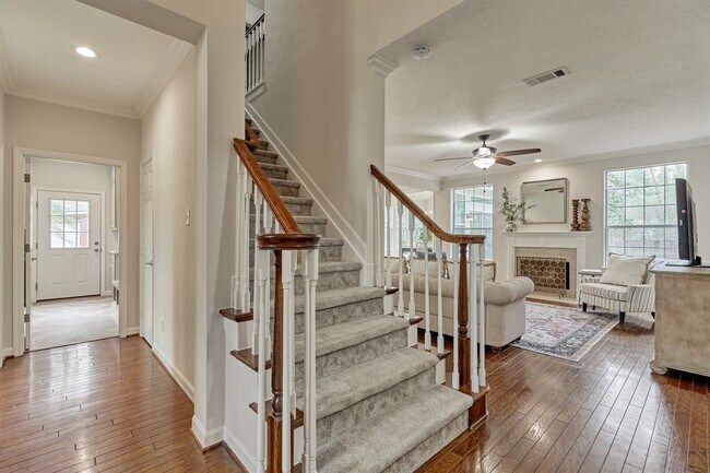 Building Photo - 47 Firethorn Pl