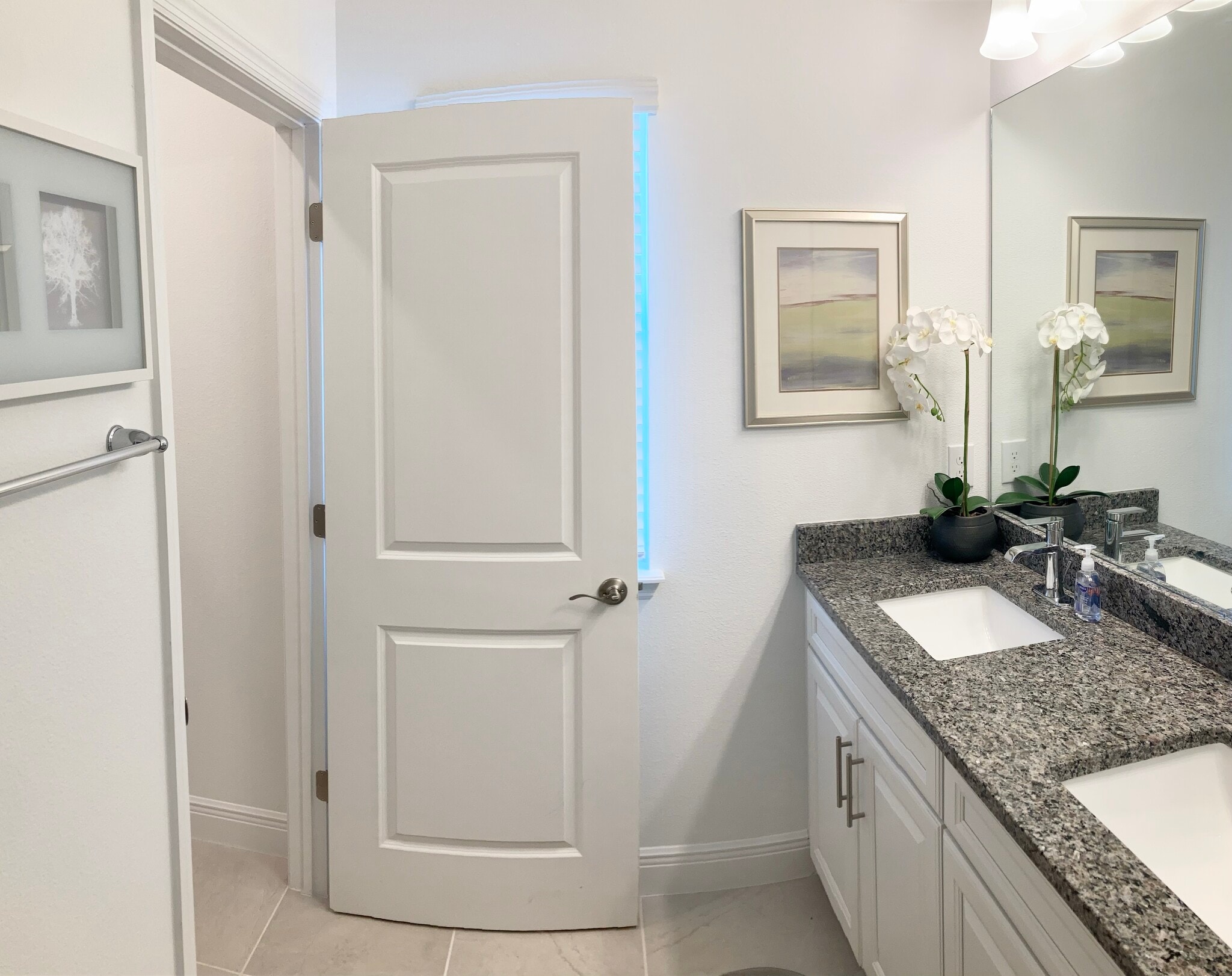 Building Photo - 15098 Lebeau Loop