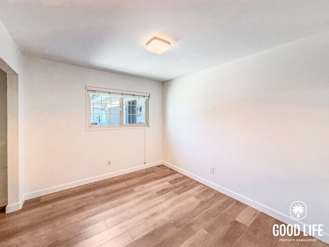 Building Photo - SD: Spacious 4BD/2BA Home in Clairemont with Large Turf Yard, Garage & In-Unit Laundry