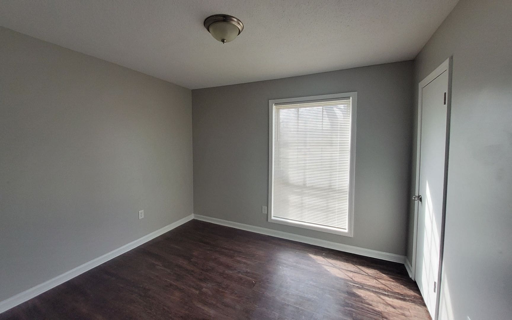 Building Photo - 3760 St Elmo Ave