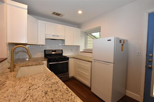 Building Photo - 11404 Walnut Ridge Dr